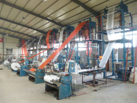 吹(chuī)膜車間 吹膜車(che)間